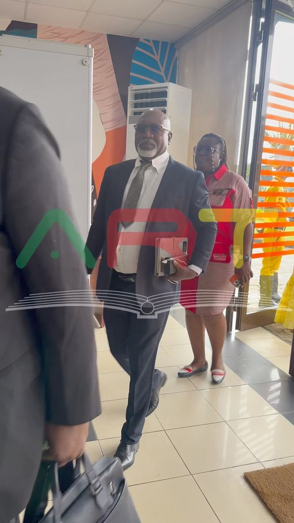 14 reaktionen-|-les-images-de-la-mission-d’inspection-du-dg-de-l’art-chez-orange-cameroun-a-douala-le-25-septembre-2024.-|-by-agence-de-regulation-des-telecommunications-–-art-cameroun-|-facebook